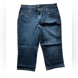 Lee Women’s Relaxed Fit Mid-Rise Denim Capri | 16 NWT